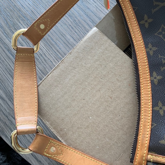 Louis Vuitton Tulum. Great condition. - Picture 10 of 11